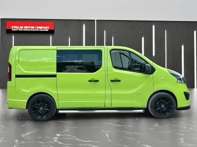 Used Vauxhall Vivaro 140 HP (102 kW) 2015 Green