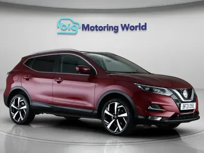Używany Nissan Qashqai N-Motion 140 KM (102 kW) 2021 Czerwony SUV