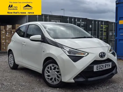 Used Toyota Aygo X-play 71 HP (52 kW) 2021 White Hatchback