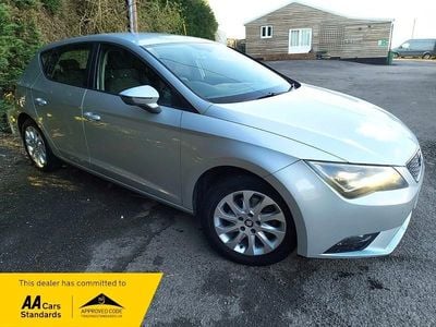 Used Seat Leon SE Technology 105 HP (77 kW) 2013 Silver Hatchback