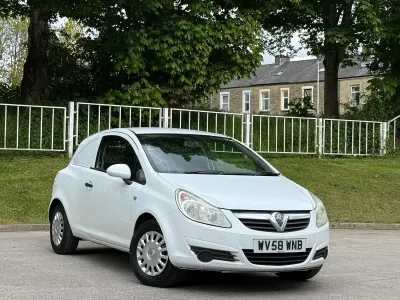 Used Vauxhall Corsa 2008 White Hatchback