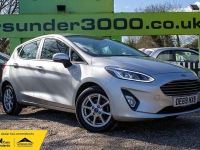 Used Ford Fiesta Zetec 70 HP (51 kW) 2019 Silver Hatchback