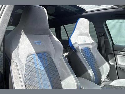 Second-hand VW Golf VIII R 315 CP (231 kW) 2023 Negru Break
