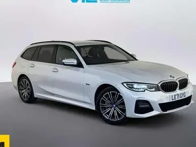 Begagnad BMW 330e M Sport 292 HK (214 kW) 2022 Vit Kombi