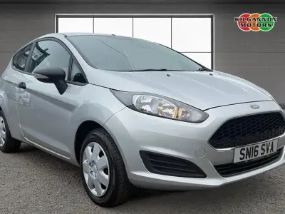 Used Ford Fiesta Studio 82 HP (60 kW) 2016 Silver Hatchback