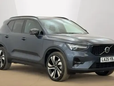 Usado Volvo XC40 Ultra 2025 Azul SUV