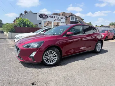 Used Ford Focus Titanium 125 HP (91 kW) 2019 Red Hatchback
