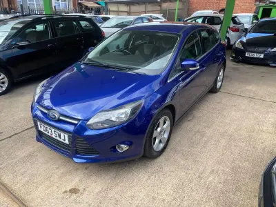 Used Ford Focus Zetec 115 HP (84 kW) 2013 Blue Hatchback