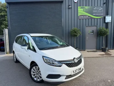 Used Vauxhall Zafira Tourer Design Edition 140 HP (102 kW) 2017 White MPV