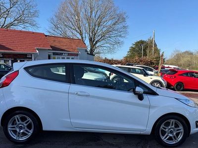 Used Ford Fiesta Zetec 2013 White Hatchback