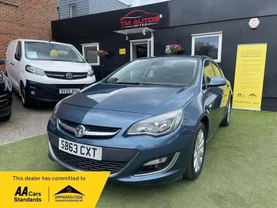 Usado Vauxhall Astra Elite 115 CV (84 kW) 2013 Azul Utilitario