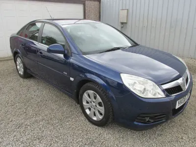 Used Vauxhall Vectra Design Edition 155 HP (114 kW) 2008 Blue Hatchback
