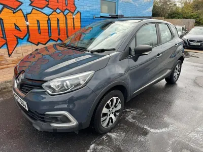 Usado Renault Captur Expression+ 90 CV (66 kW) 2017 Azul SUV