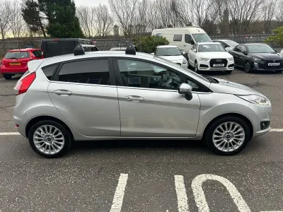 Used Ford Fiesta Titanium 75 HP (55 kW) 2013 Silver Hatchback
