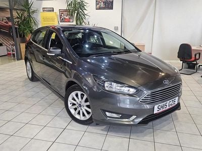 Used Ford Focus Titanium 115 HP (84 kW) 2015 Grey Hatchback