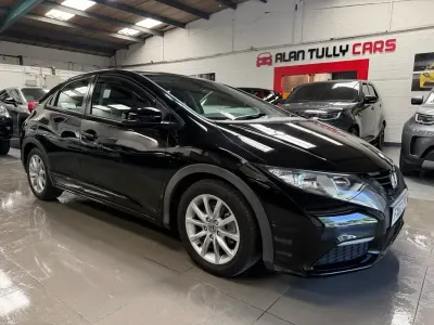 Käytetty Honda Civic SE 100 HP (73 kW) 2012 Musta Viistoperä