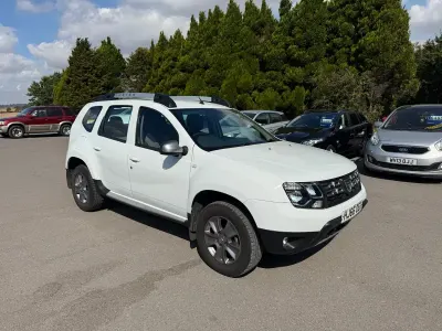 Used Dacia Duster Lauréate 110 HP (80 kW) 2016 White SUV