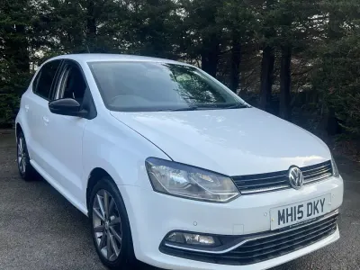 Used VW Polo Design 90 HP (66 kW) 2015 White Hatchback