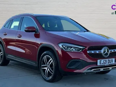 Used Mercedes GLA200 Executive 150 HP (110 kW) 2021 Red SUV
