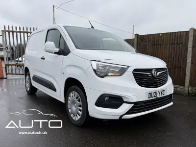 Used Vauxhall Combo Sportive 100 HP (73 kW) 2021 White MPV