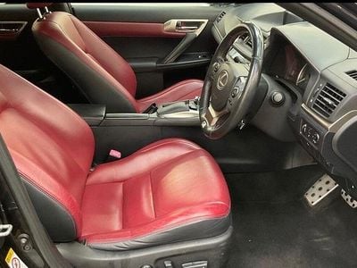 Lexus CT200h