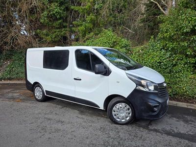 Second-hand Vauxhall Vivaro 115 CP (84 kW) 2014 Alb Monovolum