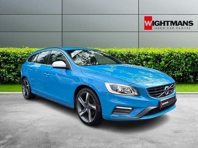 Used Volvo V60 R-Design 115 HP (84 kW) 2015 Blue Estate