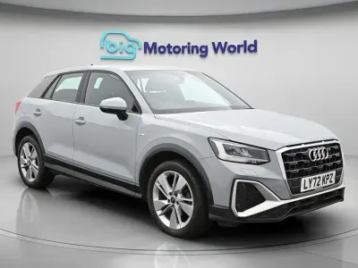 Begagnad Audi Q2 S-Line 150 HK (110 kW) 2023 Grå SUV