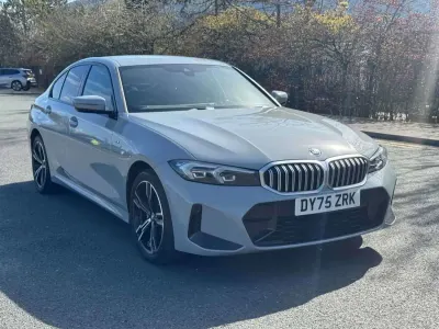 Begagnad BMW 330e M Sport 288 HK (211 kW) 2025 Grå Sedan