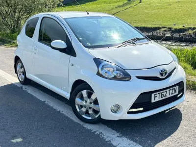 Gebraucht Toyota Aygo 2013 Weiß Kleinwagen