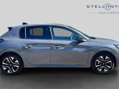 Używany Peugeot 208 Allure 99 KM (72 kW) 2025 Szary Hatchback