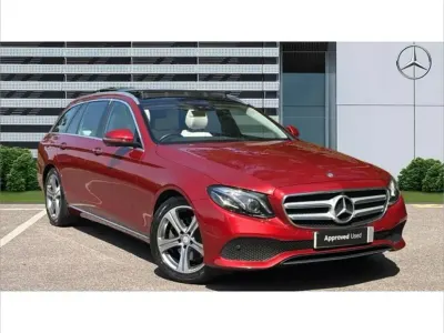 Usado Mercedes E220 Premium Plus 191 HP (140 kW) 2017 Vermelho Sedan