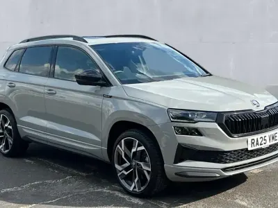 Begagnad Skoda Karoq SportLine 150 HK (110 kW) 2025 Grå SUV