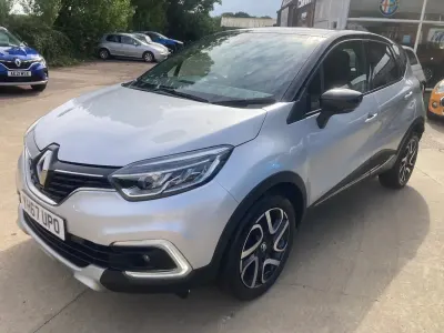 Second-hand Renault Captur Dynamique 90 CP (66 kW) 2017 Negru SUV