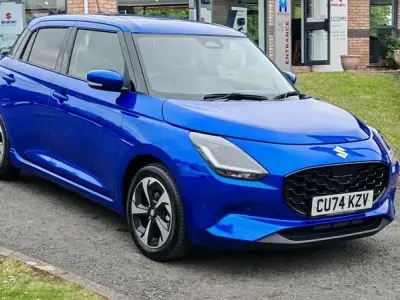 Używany Suzuki Swift 82 KM (60 kW) 2024 Niebieski Hatchback