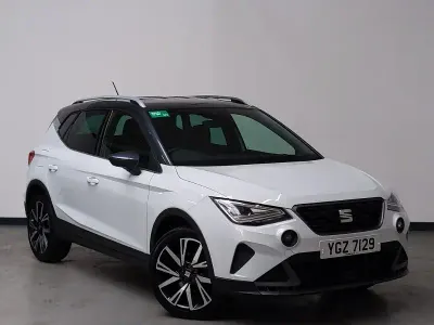 Używany Seat Arona FR 110 KM (80 kW) 2023 Biały SUV