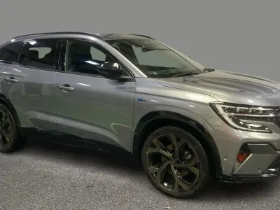 Begagnad Renault Austral Techno Esprit Alpine 200 HK (147 kW) 2023 Grå SUV