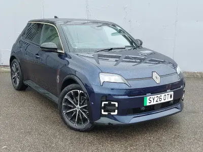 New Renault R5 Iconic 110 kW (150 HP) 2026 Special twotone metallic  midnight blue with bla Hatchback