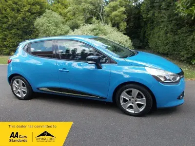 Usado Renault Clio IV Dynamique 90 CV (66 kW) 2015 Azul Utilitario