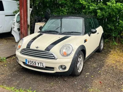 Used Mini Cooper Hatch 2009 White Hatchback