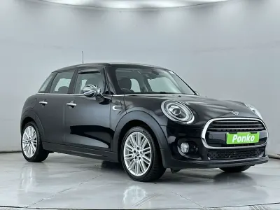 Używany Mini Cooper Hatch 2018 Czarny Hatchback