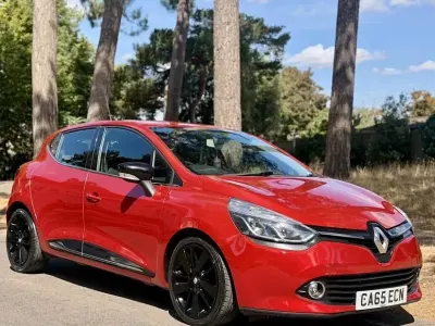Used Renault Clio Dynamique 90 HP (66 kW) 2016 Red Hatchback