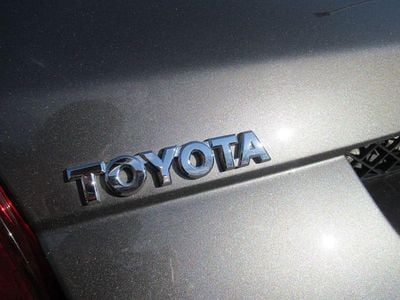 Used Toyota MR2 138 HP (101 kW) 2006 Silver Cabriolet