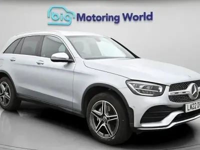 Begagnad Mercedes GLC300e AMG line 320 HK (235 kW) 2022 Silver Kombi