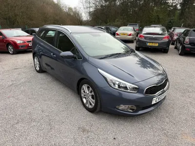 Usado Kia Ceed 128 HP (94 kW) 2013 Azul Citadino