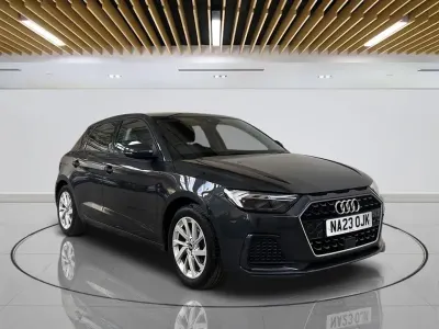 Usado Audi A1 Sportback Sport 95 HP (69 kW) 2023 Cinzento Citadino