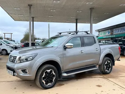 Usado Nissan Navara Tekna 190 HP (139 kW) 2019 Cinzento Pickup