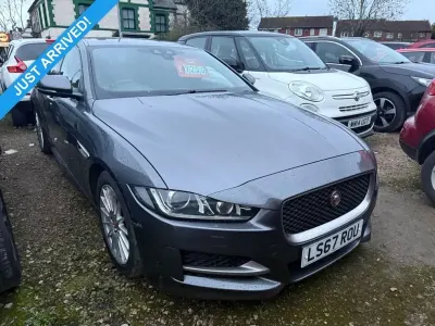 Käytetty Jaguar XE R-Sport 163 HP (119 kW) 2017 Harmaa Sedan