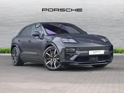 Begagnad Porsche 911 640 HK (470 kW) 2020 Blå Sportkupé