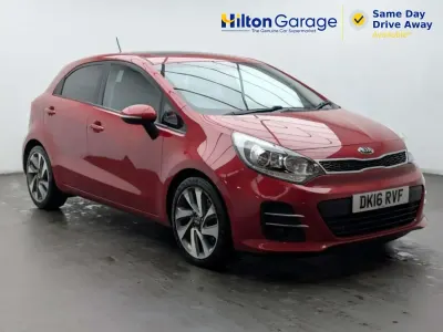 Używany Kia Rio 109 KM (80 kW) 2016 Czerwony Hatchback